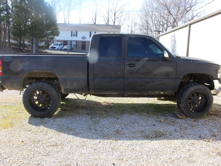 2001-chevrolet-silverado-1500-image-3