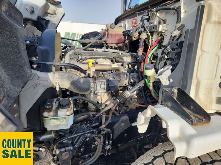 2015-western-star-4700-image-32