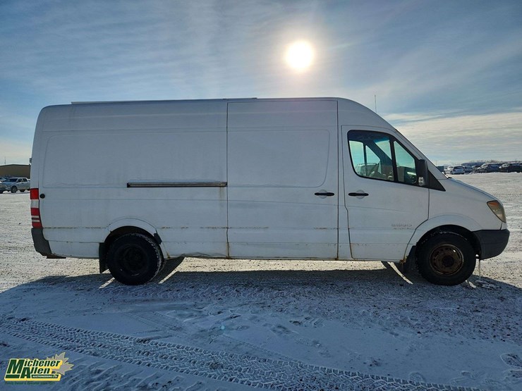 2009-dodge-sprinter-3500-image-8