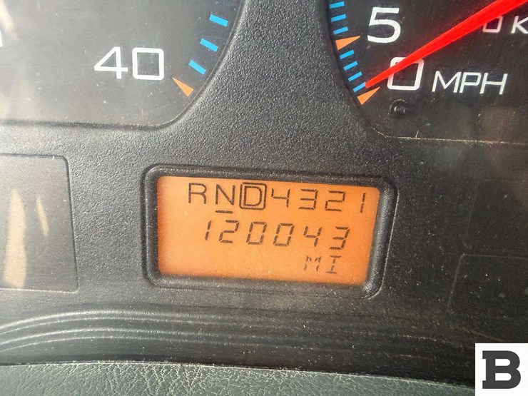 2003-international-7600-image-58