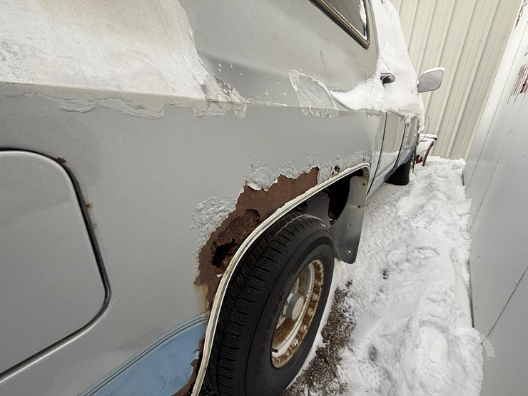 1983-chevrolet-suburban-image-16