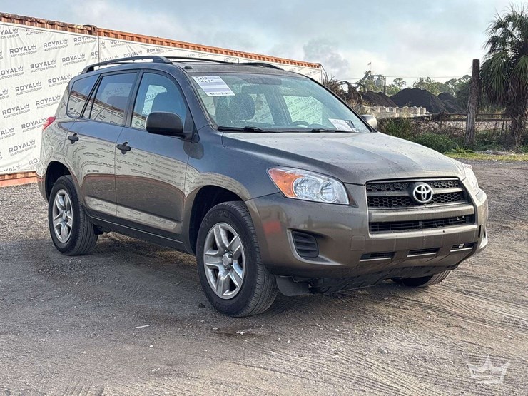 2010-toyota-rav4-image-2