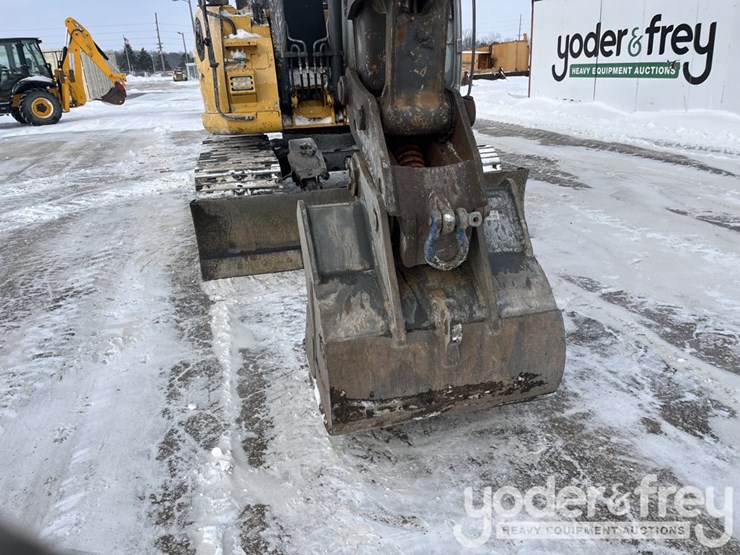 2022-deere-135g-image-29