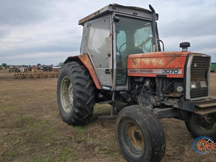 massey-ferguson-3070-tractor,-s/n-p083033:-cab-image-20