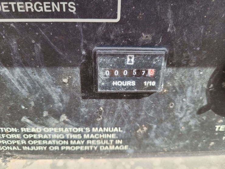 hotsy-3,000-psi,-8gpm-pressure-washer-image-11