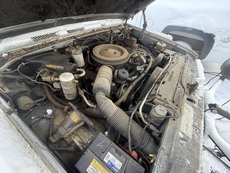 1983-chevrolet-suburban-image-33