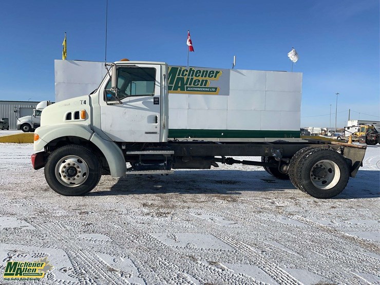 2004-sterling-l7500-image-6