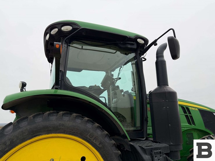 2016-john-deere-7290r-image-41