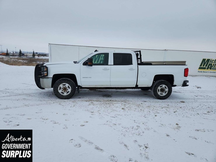 2018-chevrolet-silverado-2500hd-image-6