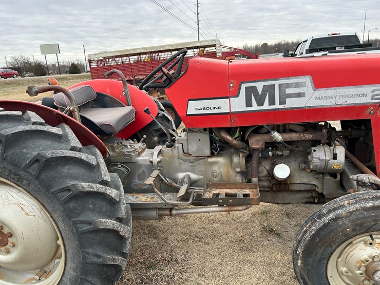 massey-ferguson-230-image-11