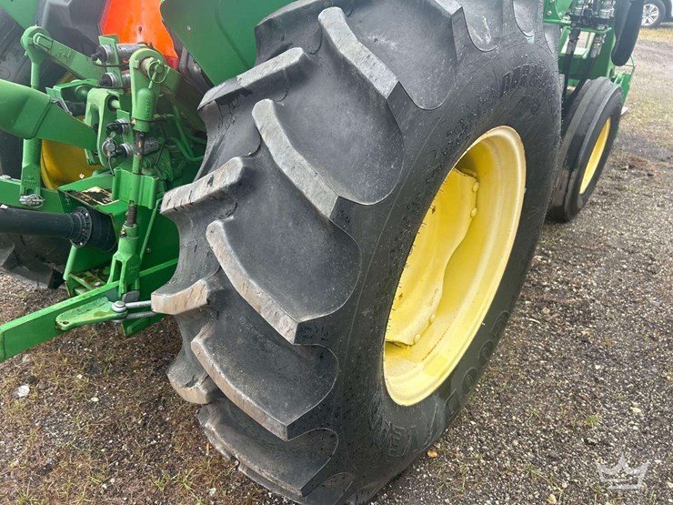 2016-john-deere-5065e-image-39