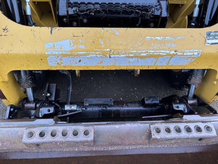 2018-caterpillar-226d-image-12