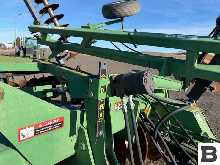 john-deere-650-image-54