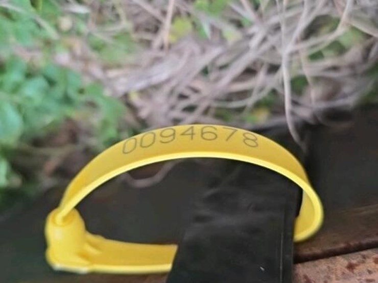 bundle-of-angle-iron-image-2