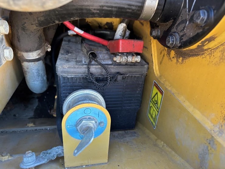 2018-caterpillar-226d-image-36