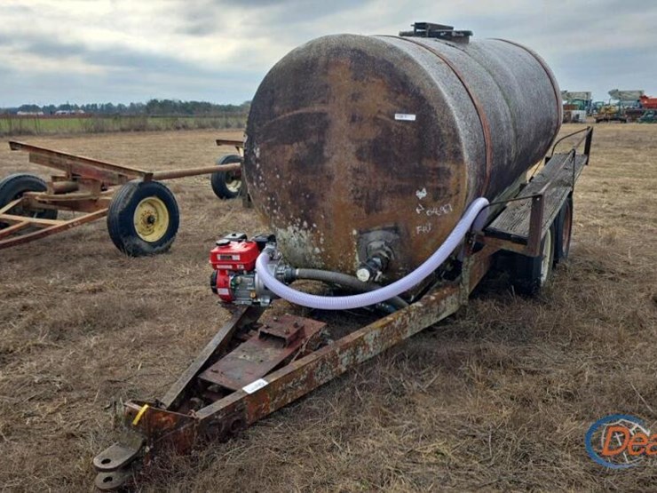 1000-gal-nurse-tank-on-trailer:-new-pump-image-1