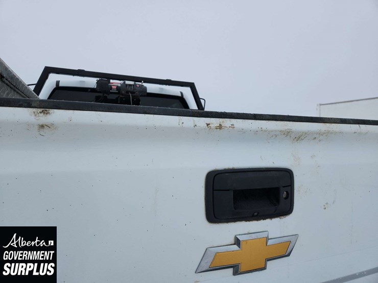 2018-chevrolet-silverado-2500hd-image-34