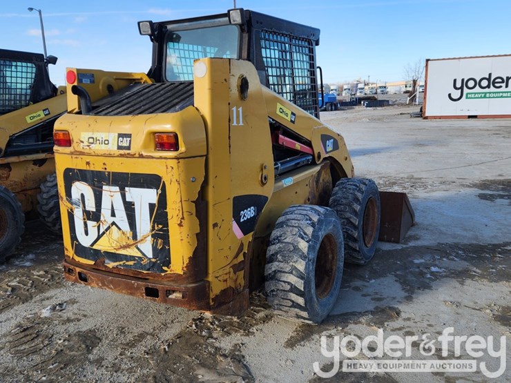 2011-caterpillar-236b3-image-4