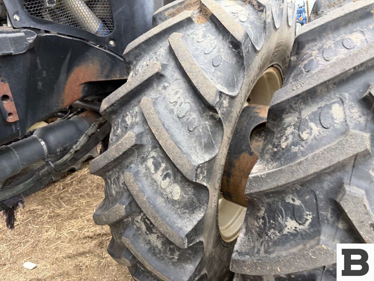 new-holland-t8.330-image-53