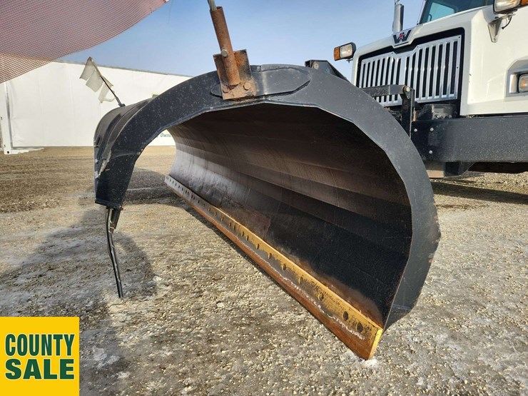 2015-western-star-4700-image-34