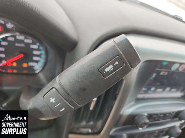 2018-chevrolet-silverado-2500hd-image-21