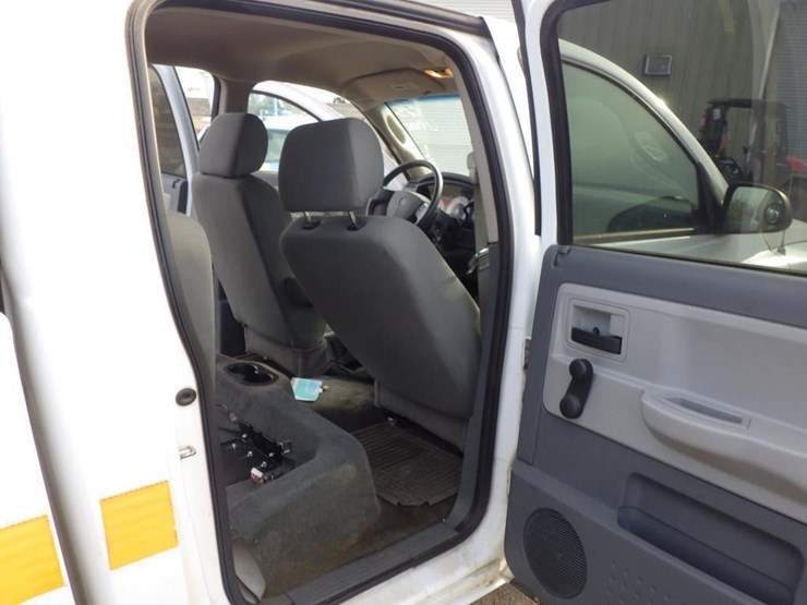 2007-dodge-dakota-image-8