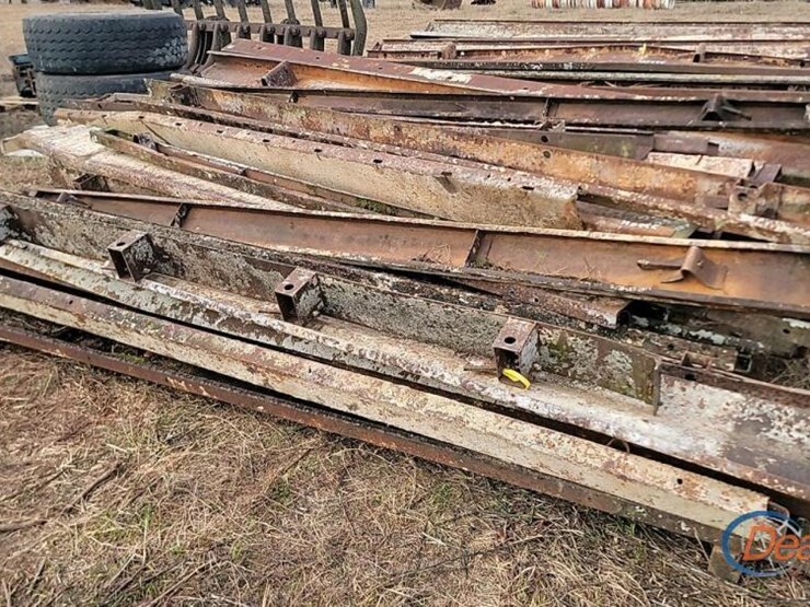 concrete-forms-for-building-bridges-and-curbs-image-1