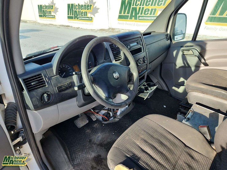 2009-dodge-sprinter-3500-image-15