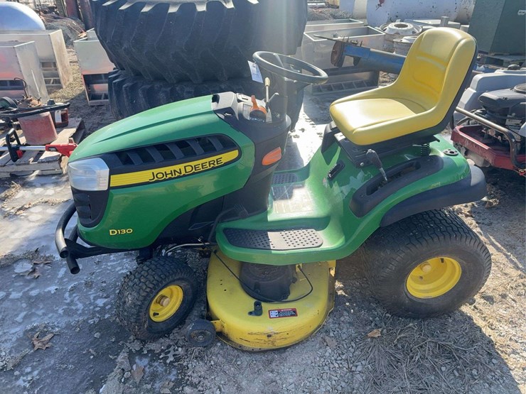 john-deere-130-image-1