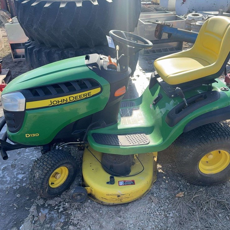 JOHN DEERE 130