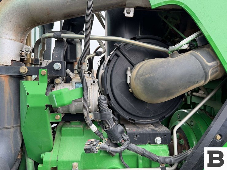 2011-john-deere-8310r-image-58