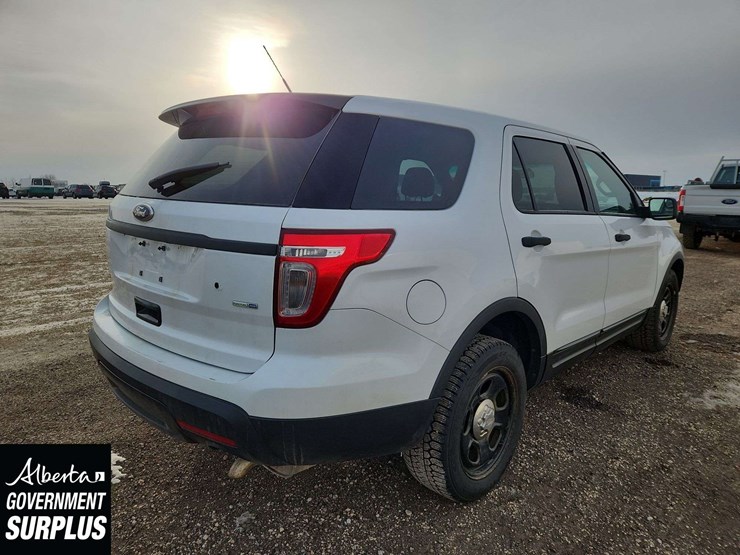 2013-ford-explorer-image-4