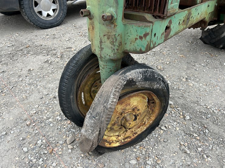 john-deere-b-image-2