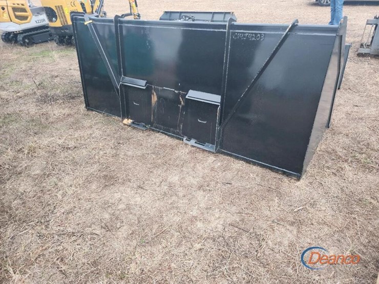 100"-quick-attach-bucket-image-3