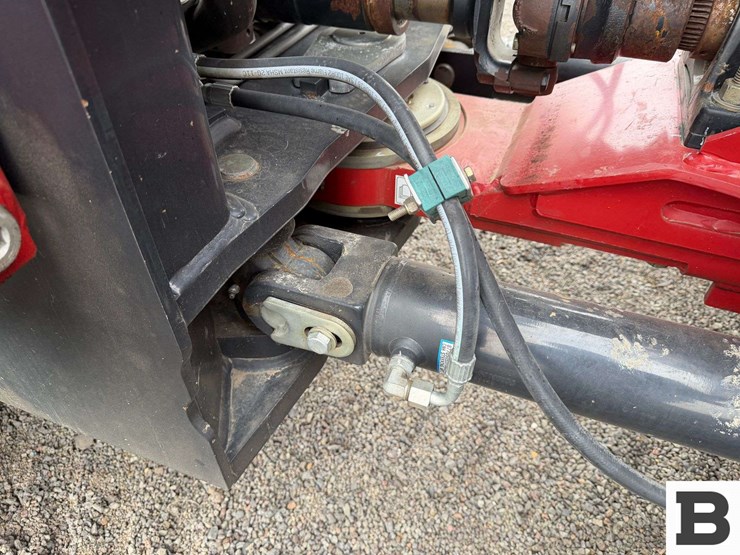 2012-case-ih-600-image-33
