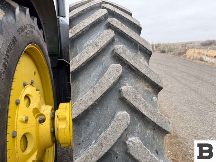 2012-john-deere-8335r-image-48