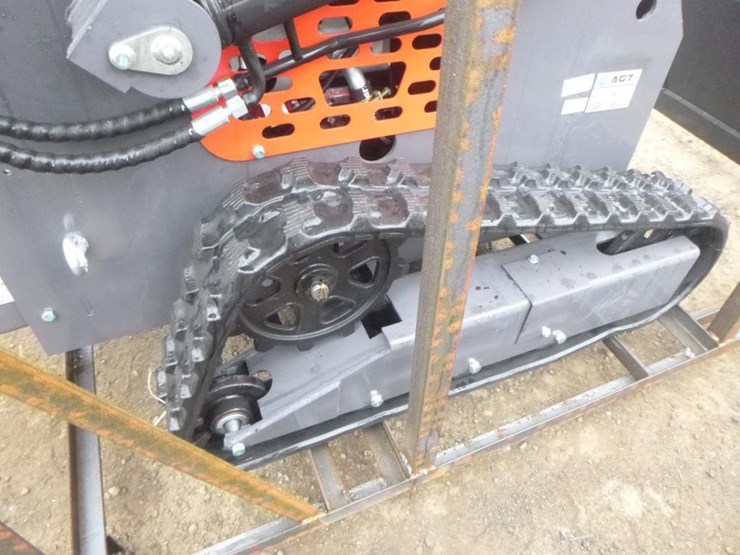 2025-agt-ysrt14-skid-steer-track-loader-image-17