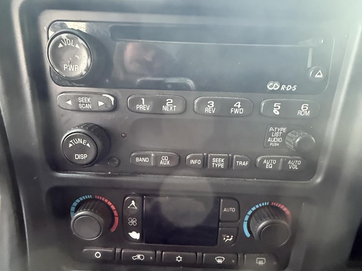 2003-chevrolet-silverado-2500-image-16