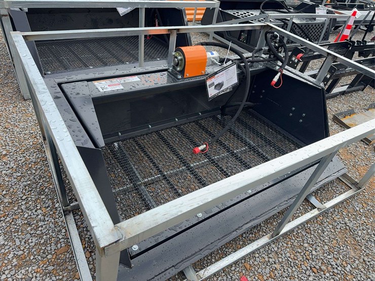 unused-skid-steer-screening-bucket-attachment-image-2