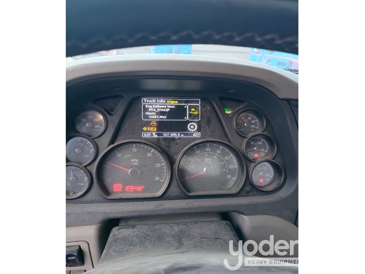 2018-peterbilt-567-image-6