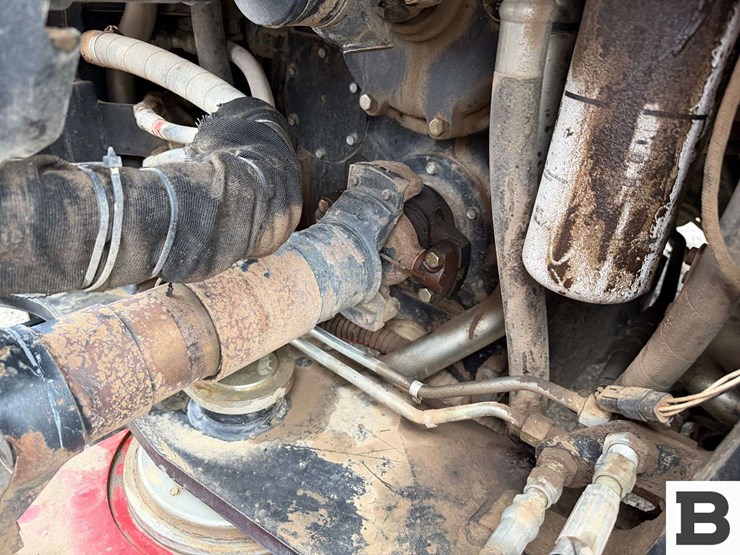 2014-case-ih-steiger-370-rowtrac-image-51