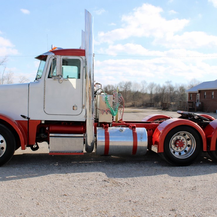2000 PETERBILT 378