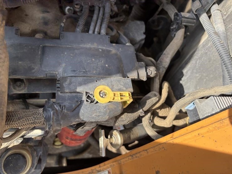 2018-case-580sn-image-25