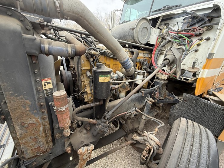 1988-freightliner-flc120-image-41