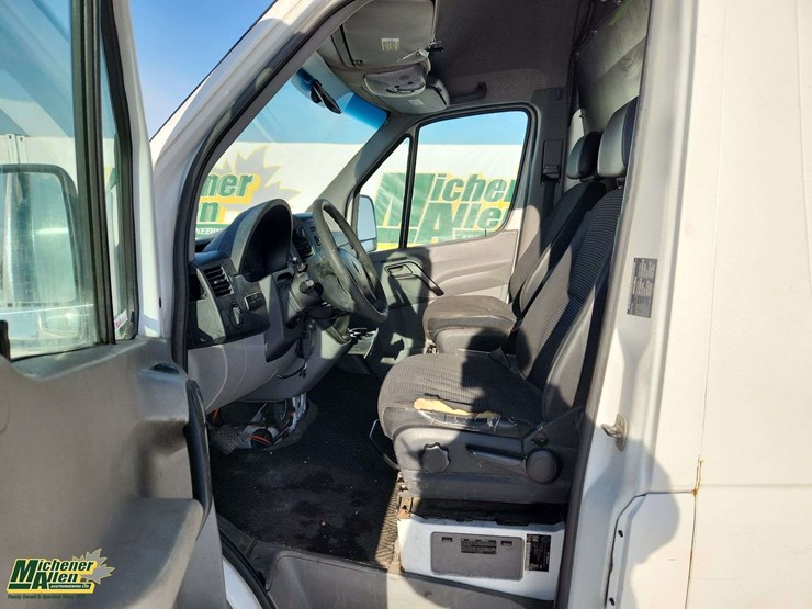 2009-dodge-sprinter-3500-image-14