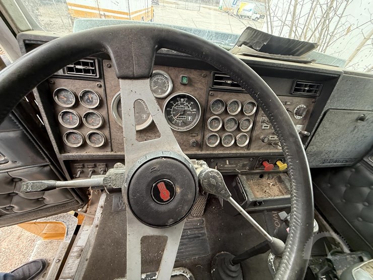 1991-kenworth-t600-image-16