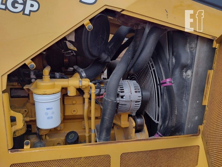 2016-deere-450j-lgp-image-40