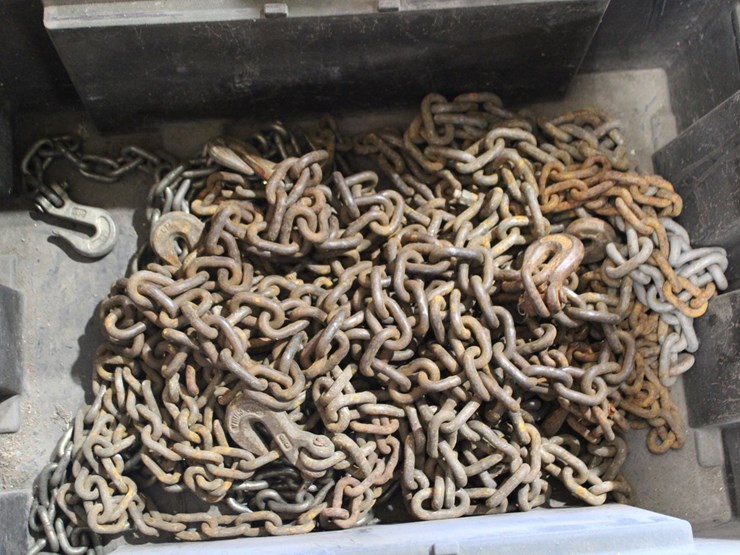 tote-of-various-length-log-chains-image-2