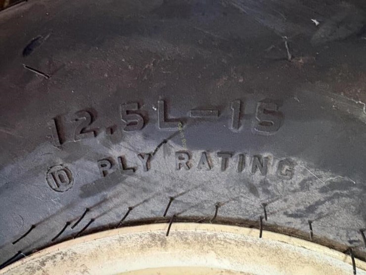 new-12.5l---15-implement-tire-w/rim-image-3