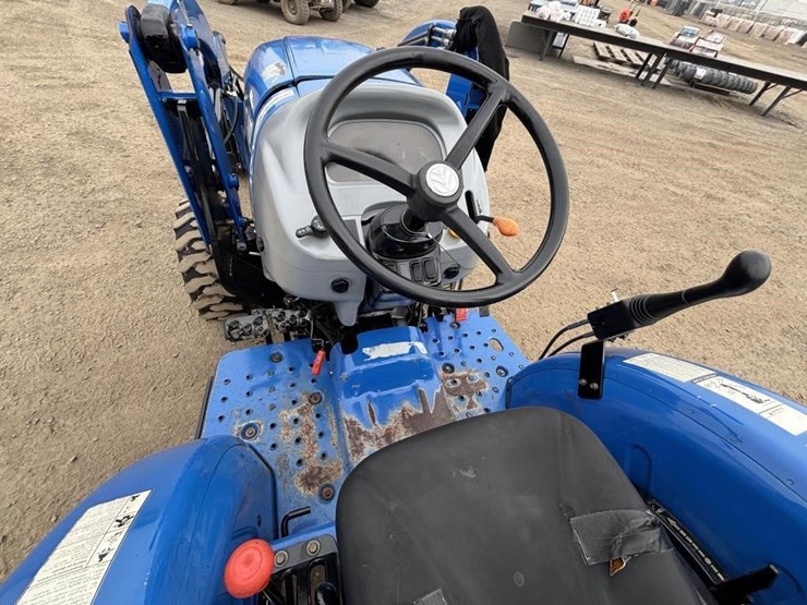 2017-new-holland-workmaster-40-image-30